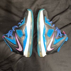 Lebron X metallic 10 size 4.5Y